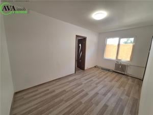 Apartament 2 camere, parter, zona Cora