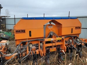 utilaje, semanatoare ,disc, plug, tocatoare