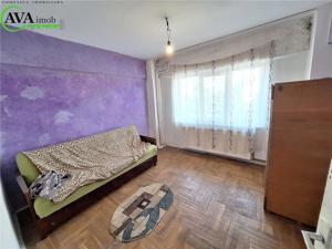 Apartament 3 camere decomandat, etaj 4 Narcisa Bacau - imagine 3