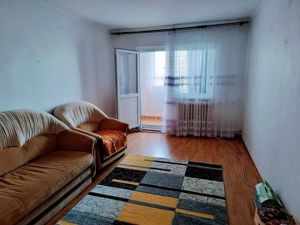 Apartament cu 3 camere, strada Al.Grivita -Scoala 8 - imagine 2