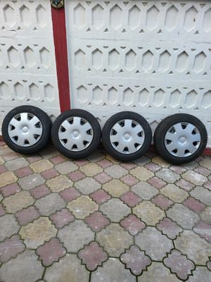 Roti de BMW seria 1,gumele sunt de iarna. 