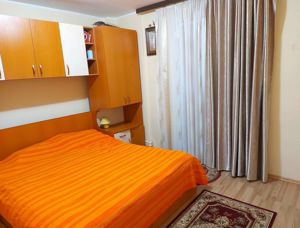 Apartament cu 2 camere, Micro 16 - etaj intermediar - imagine 3