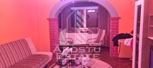 Apartament cu 3 camere, centrala proprie, zona Balcescu