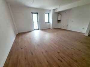 Apartament 3 camere / Zona centrala - imagine 2