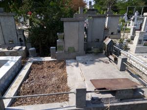 Donez loc de veci la cimitirul Eternitatea _ Galați  Boltă cu două paturi și un loc pământ . Tel. 07