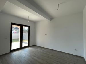 Duplex despartit prin garaj - 5 camere - Superpozitie - Mosnita Noua - imagine 17