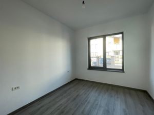 Duplex despartit prin garaj - 5 camere - Superpozitie - Mosnita Noua - imagine 18