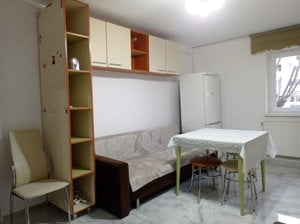 Apartament 2 camere, semidecomandat - imagine 2