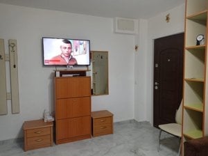 Apartament 2 camere, semidecomandat - imagine 1