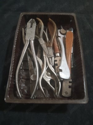 Se vinde tot ce se vede...scule ..accesorii etc