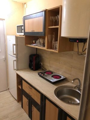 Apartament 2 camere, semidecomandat - imagine 2