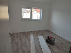 Sacalaz, 1/2 Duplex P+M 4 Camere,2 Bai,Terasa Acoperita - imagine 14