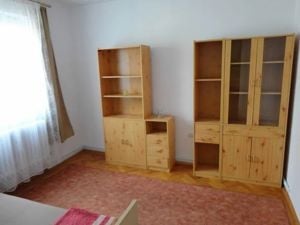 Dambu Pietros - Vanzare apartament 3 camere - Str. Godeanu