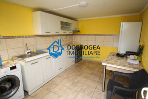 ZONA CENTRALA-CASA 2 CAMERE ,64 MP, TEREN 272MP, DESCHIDERE 14 ML. - imagine 5