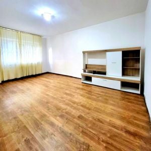 Apartament 3 camere de inchiriat, decomandat, zona Aradului