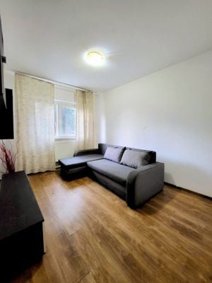 Apartament 3 camere, 2 băi, decomandat, zona Aradului