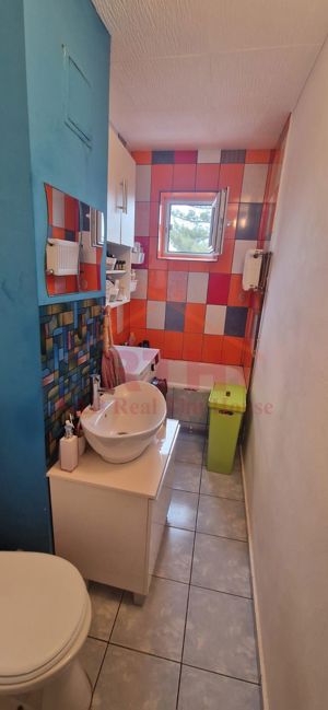 Vand apartament cu 4 camere in zona spitalul judetean,comision ,,0'' - imagine 15