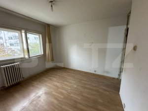 Apartament de 3 camere, decomandat, etaj 1, Nicolina 2 - imagine 8