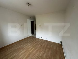 Apartament de 3 camere, decomandat, etaj 1, Nicolina 2 - imagine 7