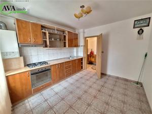 Apartament 2 camere decomandat ,nemobilata, zona Mioritei - imagine 5