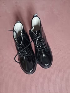 Bocanci  masura 36 lac produs nou. 