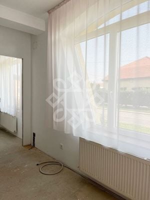 Apartament la casa de vanzare 88 mp si curte proprie in Iosia - imagine 13