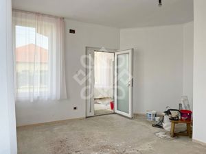 Apartament la casa de vanzare 88 mp si curte proprie in Iosia - imagine 18