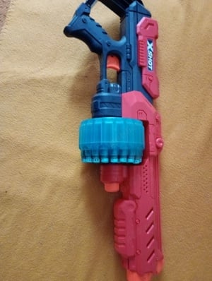 pistol cu gloante de cauciuc 