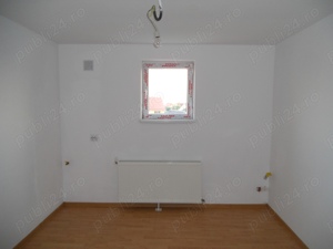 apartament 3 camere 100 M,  nemobilata, imobil privat, zona Lisimed - imagine 2