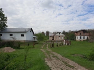 Crama de la Valea Cricovului , cladire istorică (dar nu de patrimoniu), construita de VASILE PAAPA