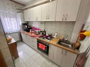 Apartament 2 camere zona Neptun - imagine 2