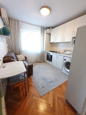 PF inchiriez apartament