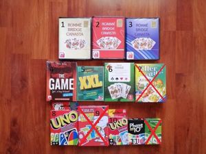 Vand carti de joc  ,, noi in cutie ,,