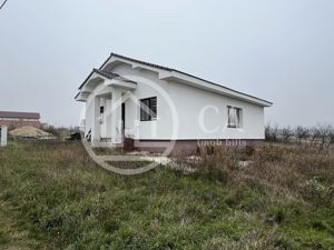 Casa pe nivel cu 4 camere de vanzare in Cihei, Bihor - imagine 2