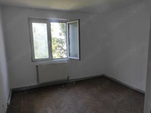 Apartament 3 camere (semidecomandat) - imagine 4