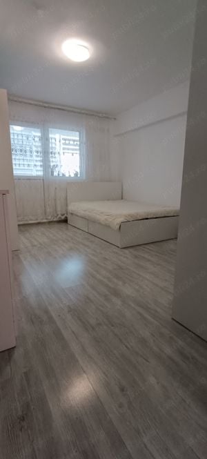 Vând apartament 2 camere in Peciu Nou 