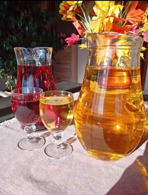 vin de struguri alb si roze