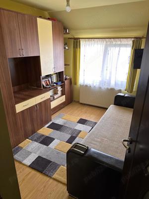 Apartament cu doua camere plus living generos , zona Bradet  - imagine 2