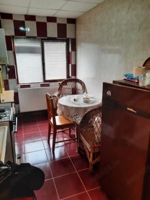 Proprietar! Apartament 3 camere et 2 din 4 centrala termica  geam la baie mobilat STRADA NEAGOE VODA