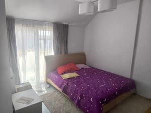 Închiriez apartament cu 3 camere 