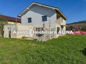 Casa 6 camere P+1 cu teren 878mp in Satul Barsau, Jud. Hunedoara.