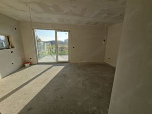 360 Imobiliare vă propune spre vânzare un 1 2 duplex deosebit, situat în Dumbrăvița, cu un design mo - imagine 12