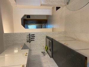 Apartament cu 3 camere ceva mai deosebit si cu o locatie excelenta - imagine 3