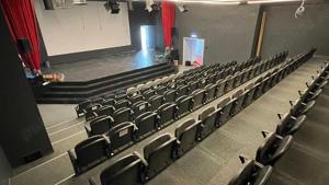 Scaune de tribună cu șezut retractabil și mânere din aluminiu - imagine 2