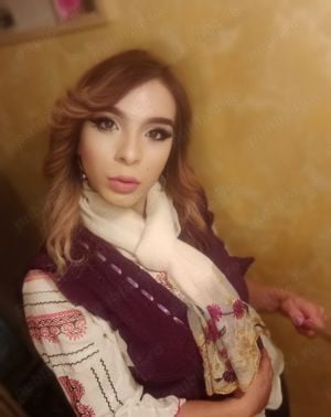 Maya transexuala reală  si dotată și  show la web - imagine 4