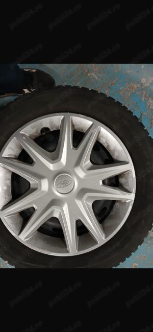 Vand patru cauciucuri Hankook de iarna pe jenti