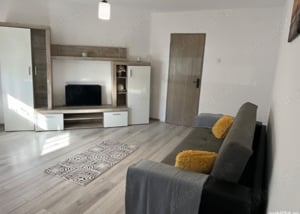 De închiriat apartament 2 camere zona Lipovei cu centrală 