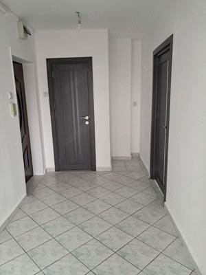 Vamd apartament cu 2 camere renovat - imagine 3