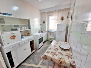 Apartament 2 camere semidecomandat zona Orizont - imagine 9