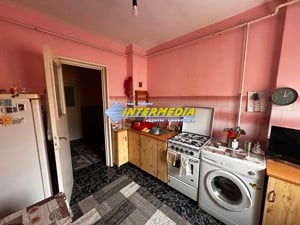 Apartament 3 camere decomandat de vanzare Alba Iulia zona Cetate